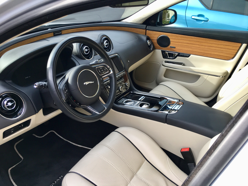 My favourite aspects of the XJ interior are the splatter of finely crafted chrome accents everywhere, and the nearly obscene amount of wood trim. “Trim” is an understatement, it should be called wood panelling.